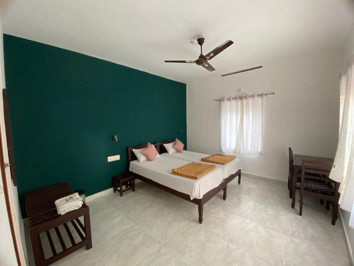 Ammus Homestay Thekkady Exterior photo